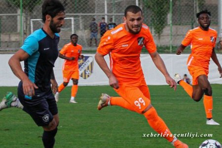 Ermənistanda futbol çempionatı dayandırıldı