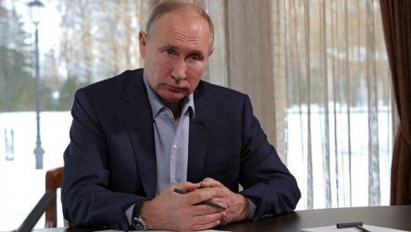Putin vaksinasiyanın yan təsirlərinə qarşı gördüyü tədbirdən danışıb