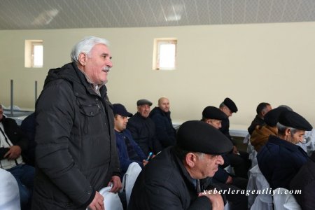 120 saylı Cəbrayıl-Qubadlı seçki dairəsindən YAP-ın deputatlığa namizədi  Ceyhun Məmmədov Abşeron rayonu Mehdiabad yaşayış massivində məskunlaşan cəbrayıllı məcburi köçkünlərlə görüş keçirib.