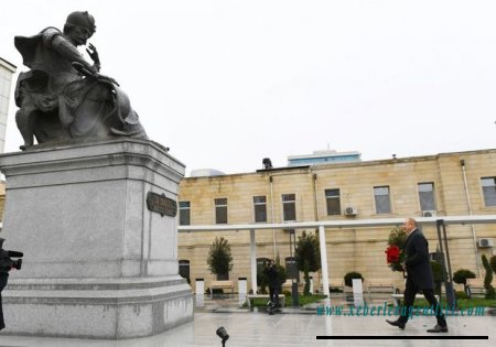 İlham Əliyev Şah İsmayıl Xətainin heykəlinin köçürüldüyü yeni salınmış parkda - FOTO