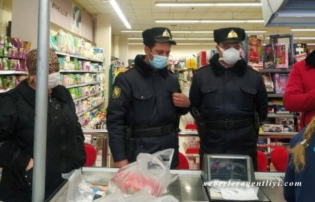 Bakıda qadın polisə yaxınlaşdı, polis isə görün nə etdi... – Foto