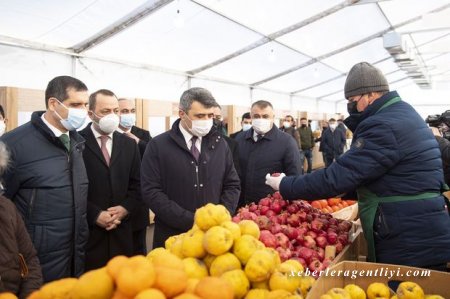 Nazir və səfir Bakıda yarmarkada - FOTO