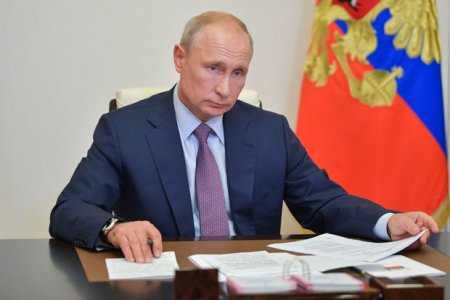 Vladimir Putin koronavirusa qarşı peyvənd olunub