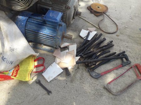 Siyəzəndə quşçuluq sexlərindən oğurluq edən şəxslər saxlanılıb.