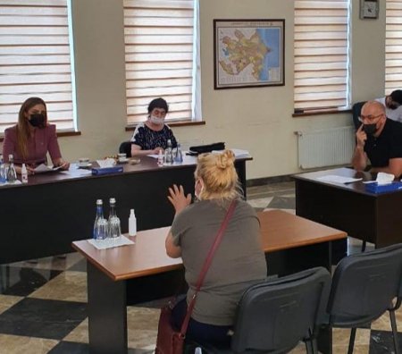 Millət vəkili Könül Nurullayeva vətəndaşların müraciətlərini aidiyyəti qurumlara yönləndirdi.