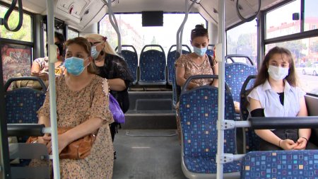 Sumqayıtda yol polisi avtobus və taksilərdə maska taxmayan şəxslərə qarşı profilaktik tədbir keçirib