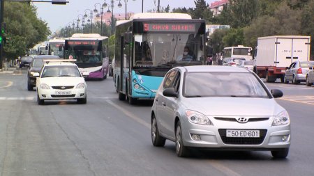 Sumqayıtda yol polisi avtobus və taksilərdə maska taxmayan şəxslərə qarşı profilaktik tədbir keçirib