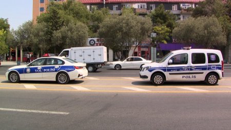 Sumqayıtda yol polisi avtobus və taksilərdə maska taxmayan şəxslərə qarşı profilaktik tədbir keçirib