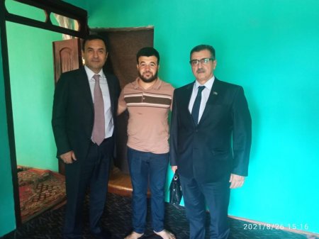Millət vəkili seçicilərini qəbul etdi