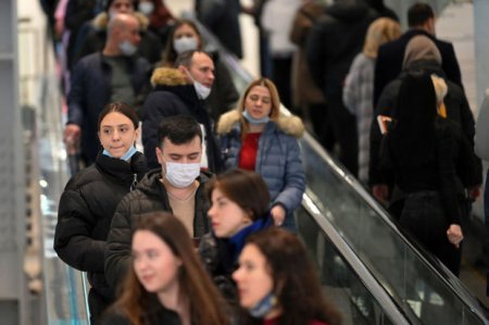 Alimlər koronavirusa inanmayanların xəstəliyə daha çox tutulduğunu açıqladı