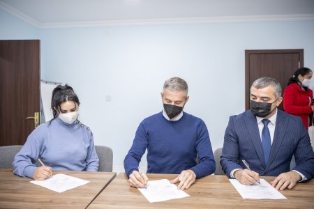 Kənd Təsərrüfatı Nazirliyi və Almaniya Beynəlxalq Əməkdaşlıq Cəmiyyətinin (GIZ) birgə təşkilatçılığı ilə Kürdəmirdə arıçılıq təsərrüfatları yaradılıb