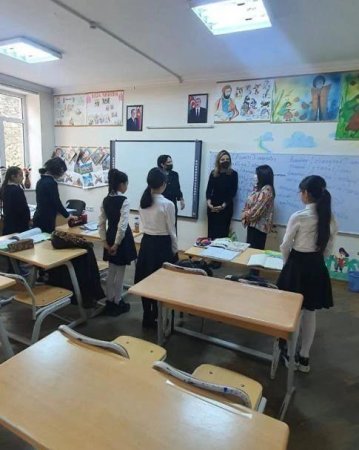 Könül Nurullayeva Nizami rayonunda yerləşən təhsil ocaqlarına baş çəkib