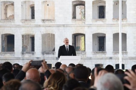 İlham Əliyev: “Torpaqlarımızın işğaldan azad olunmasından daha vacib və ali vəzifə yox idi”