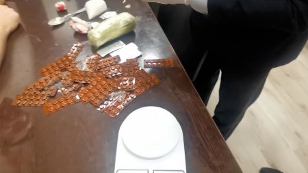 Nərimanov rayonunda 4 evdən 113 min manatlıq oğurluq edən və narkotiklərin satışı ilə məşğul olan şəxslər saxlanılıblar
