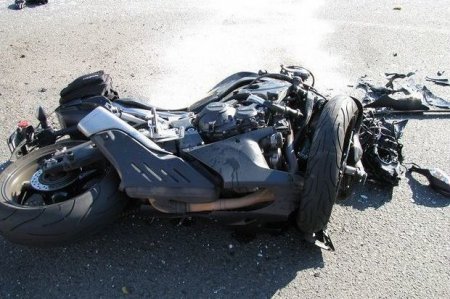 Bakıda 20 yaşlı gənc motosikletlə qəza törədib