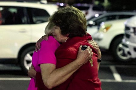 ABŞ-da qanlı olay: Silahlı şəxs kilsədə insanları güllələdi - FOTO