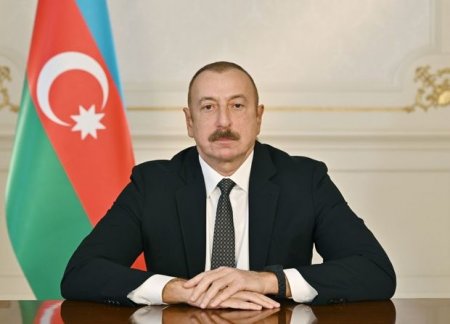 İlham Əliyev media nümayəndələrini təbrik etdi