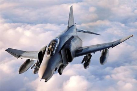 Cənubi Koreyada qırıcı qəzaya düşdü: Pilotlar katapult etdi