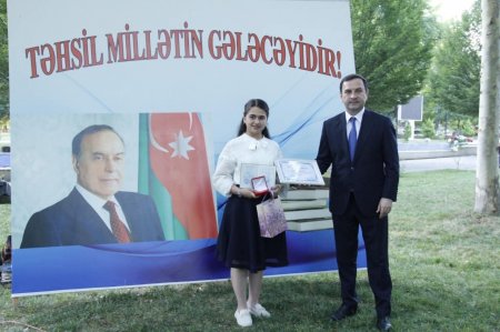 İsmayıllı Rayon Təhsil sektorunda yüksək nəticə göstərmiş məzunların mükafatlandırma mərasimi keçirilib