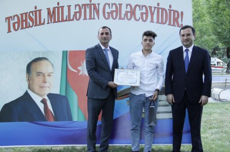 İsmayıllı Rayon Təhsil sektorunda yüksək nəticə göstərmiş məzunların mükafatlandırma mərasimi keçirilib