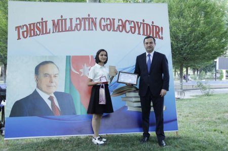 İsmayıllı Rayon Təhsil sektorunda yüksək nəticə göstərmiş məzunların mükafatlandırma mərasimi keçirilib