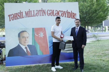 İsmayıllı Rayon Təhsil sektorunda yüksək nəticə göstərmiş məzunların mükafatlandırma mərasimi keçirilib