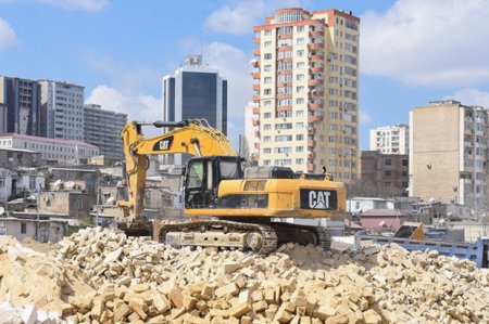 Bakıda köhnə binalar sökülüb parklanma yerləri salınacaq