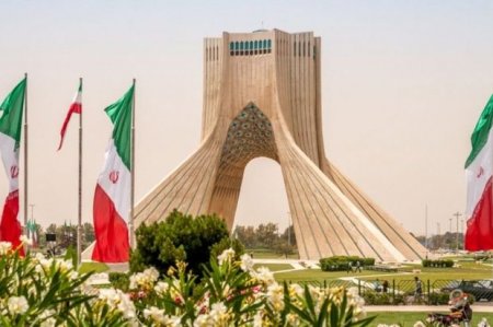 Ekspert: “İran təkcə daxildə yox, həm də xaricdə vəhşiliklərin törədilməsinə şərait yaradır”
