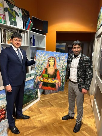 Komitə sədri Tallində Dostluq Parkını, Azərbaycan uşaq bağçasını, “Rauf Avşar” Kukla Teatrını və azərbaycanlı rəssamın emalatxanasını ziyarət edib