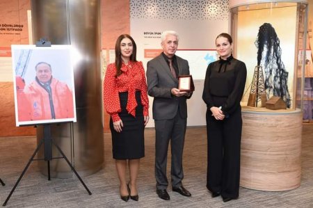 SOCAR-ın Baş ofisində “Neft Daşları” qəzeti əməkdaşlarının mükafatlandırılması mərasimi keçirilib