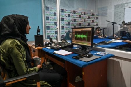 “Taliban” Əfqanıstanda iki xarici radiostansiyanın yayımını dayandırdı