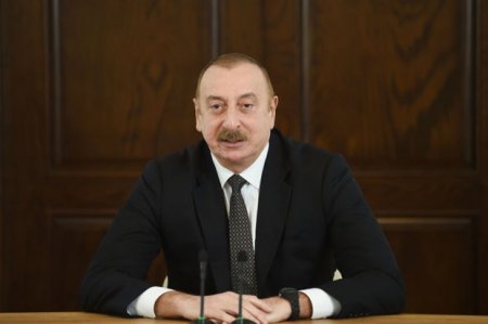 Azərbaycan Prezidenti: “Hətta səndən güclü olan qüvvə qarşısında da geri addım atmamalısan”