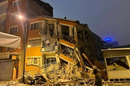 Türkiyədə zəlzələ zamanı binalar niyə uçub? – Nazir açıqladı