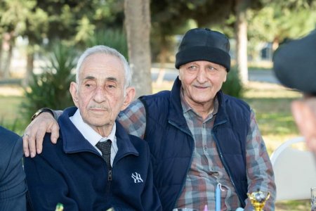 Ahıl şəxslər üçün sosial xidmət müəssisəsi sakinləri ziyarət olunub, müəssisənin həyətində ağacəkmə tədbiri keçirilib