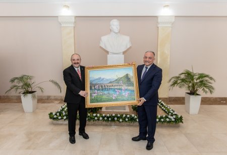 Türkiyənin sənaye və texnologiya naziri​ AzTU-da görülən işlərlə tanış olub