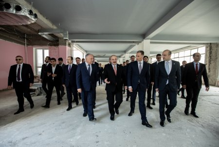 Türkiyənin sənaye və texnologiya naziri​ AzTU-da görülən işlərlə tanış olub