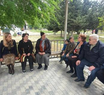 Deputat Könül Nurullayeva vətəndaşların problemlərini dinləyib​