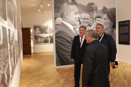 “Xarıbülbül” festivalının qonaqları Şuşada “Heydər Əliyev və Qarabağ” sərgisində - FOTO