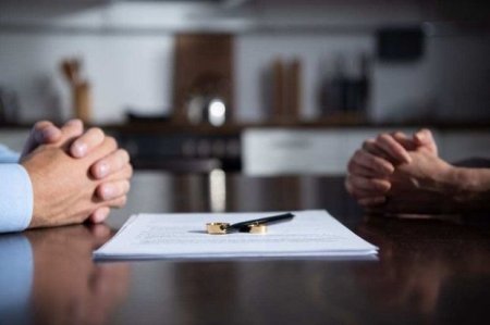 Azərbaycanda boşanmaların artmasının səbəbi açıqlanıb