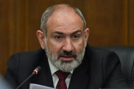 Paşinyan tez-tez istinad etdiyi demokratiyanı şübhə altına aldı