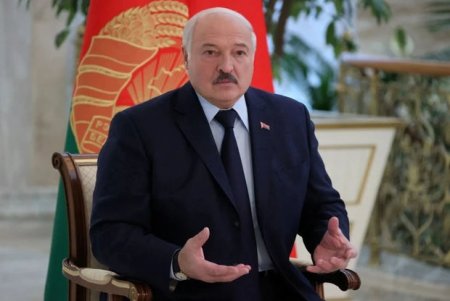 Lukaşenko: “Putindən qəhrəman yaratmayın”