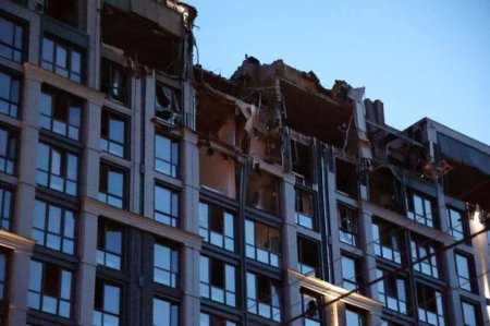 Rusiya Dneprdə yaşayış binasını raketlə vurdu: Yaralılar var