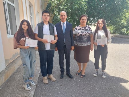 Regional İdarə müdiri məzunlara attestatların verilməsi mərasimində iştirak edib