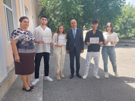 Regional İdarə müdiri məzunlara attestatların verilməsi mərasimində iştirak edib