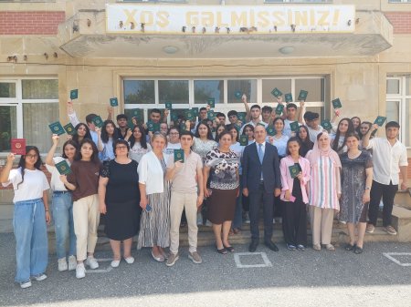 Regional İdarə müdiri məzunlara attestatların verilməsi mərasimində iştirak edib