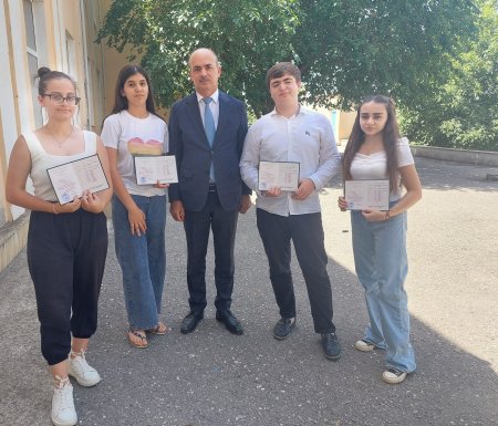 Regional İdarə müdiri məzunlara attestatların verilməsi mərasimində iştirak edib