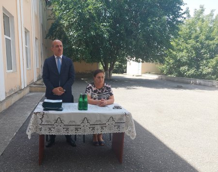Regional İdarə müdiri məzunlara attestatların verilməsi mərasimində iştirak edib