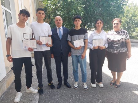 Regional İdarə müdiri məzunlara attestatların verilməsi mərasimində iştirak edib