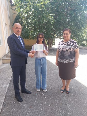 Regional İdarə müdiri məzunlara attestatların verilməsi mərasimində iştirak edib