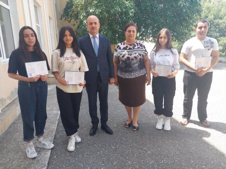 Regional İdarə müdiri məzunlara attestatların verilməsi mərasimində iştirak edib